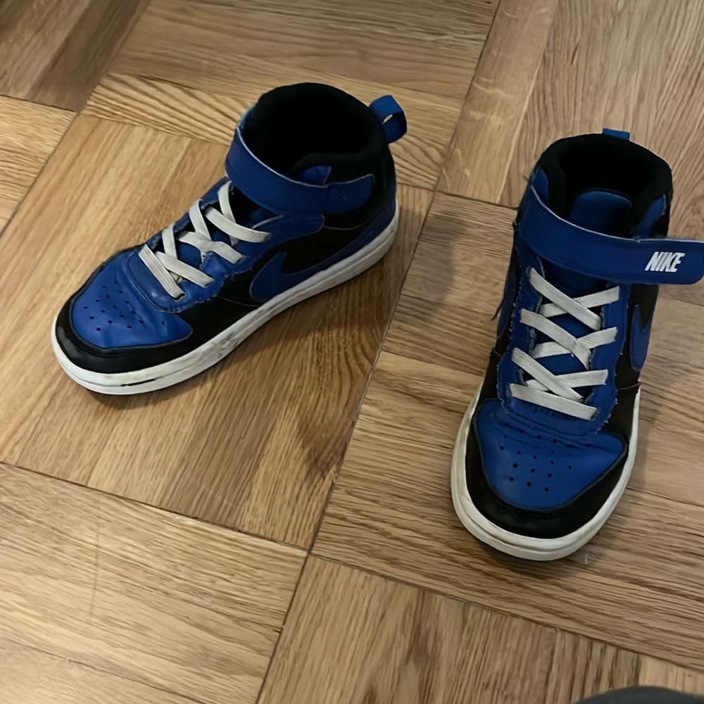 Nike court basketball sneakers kids 11c